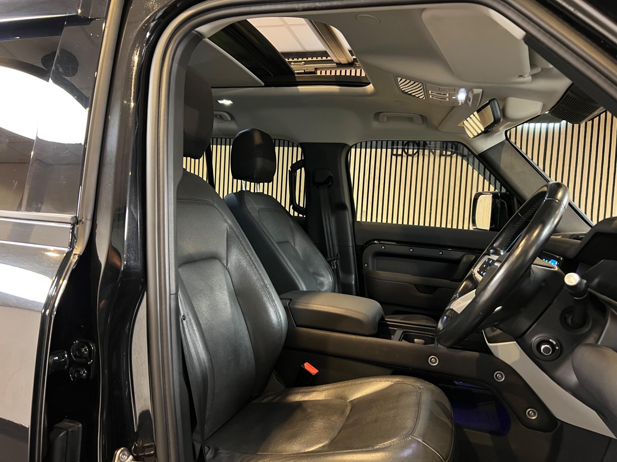 Land Rover Defender 110